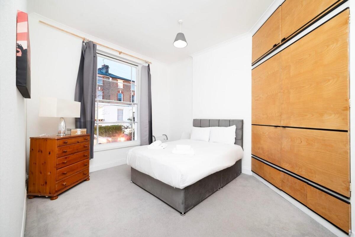 Spacious Minimalist 1br Flat In * Londres